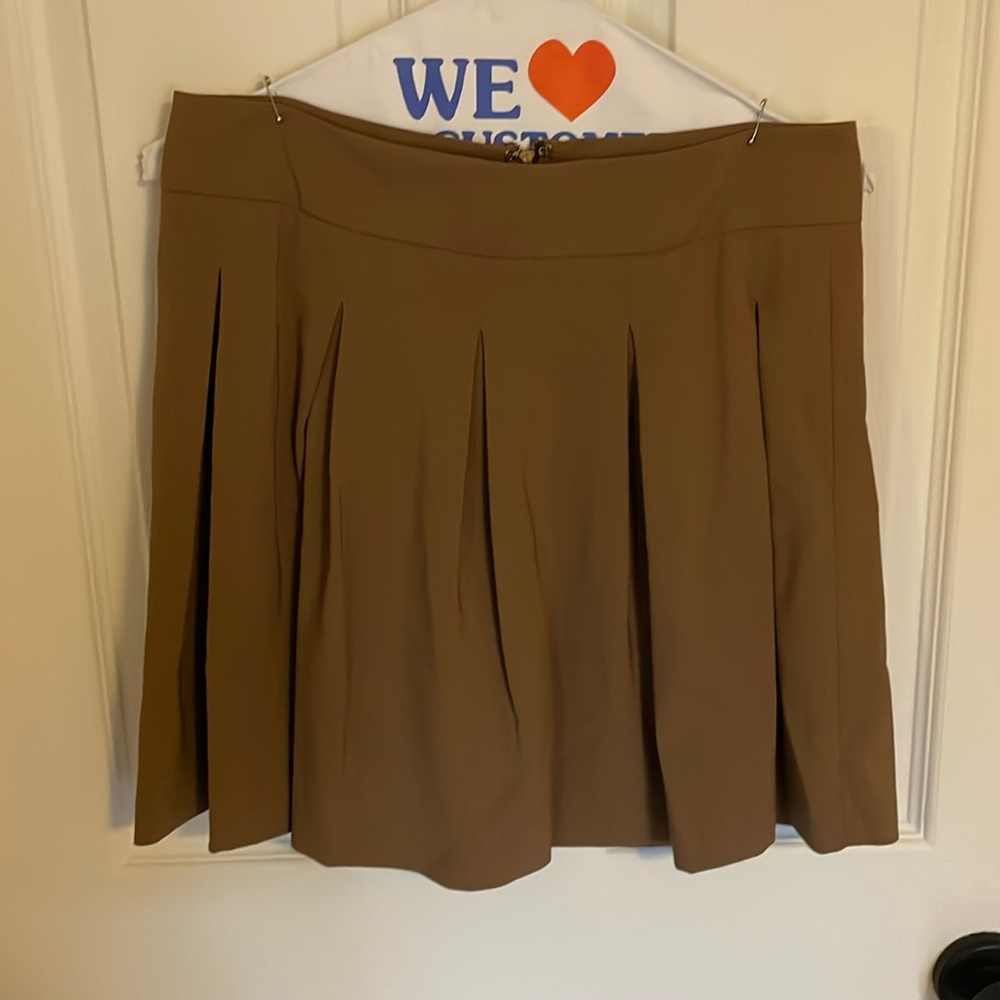 Alice + Olivia Pleated Skirt - size 4